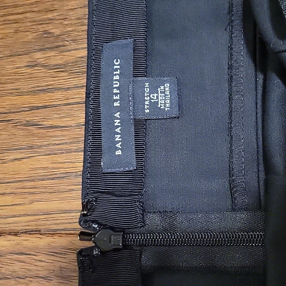 Banana Republic Skirt - Picture 2 of 4
